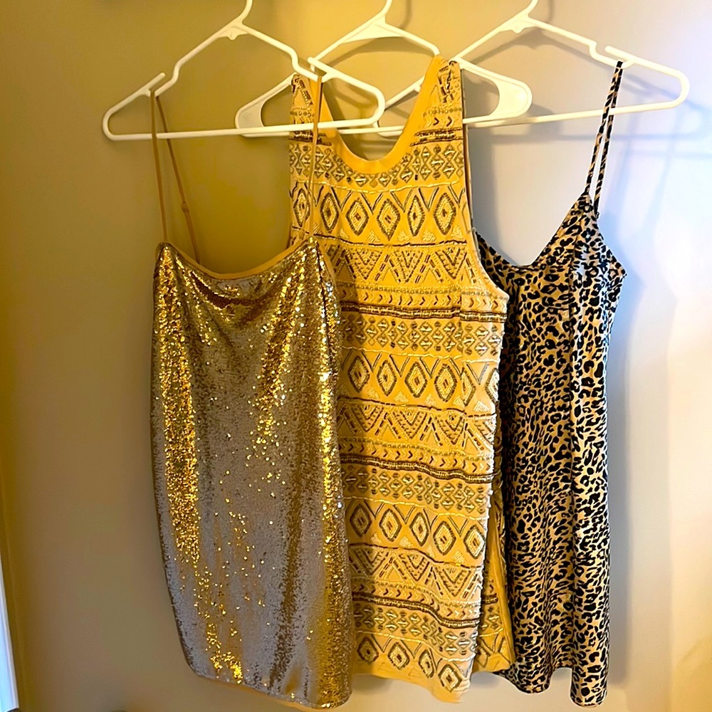 Free People. Gold sequin shift dress. Size S.